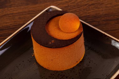 Çikolatalı mus plaka tatlı