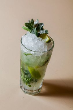 Mojito limon ve nane ile