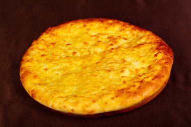 Peynirli Gürcü geleneksel khachapuri