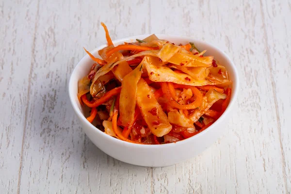 Вкусный Маринованный Салат Корейской Морковью Капустой — стоковое фото