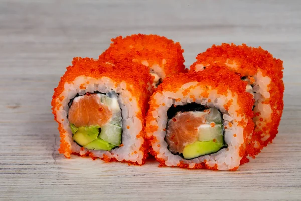 Japon geleneksel rulo somon ile