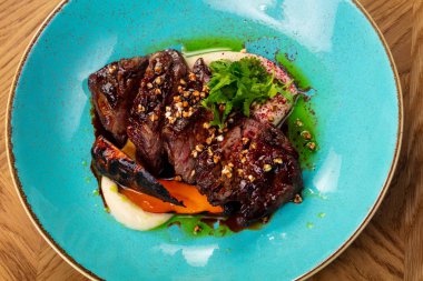 Soslu ızgara sığır eti biftek