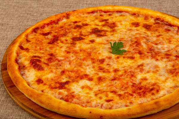 Pizza Vier Käse Über Hölzernem Hintergrund — Stockfoto