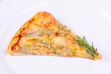 Lezzetli Pizza assortie sosis, mantar ve sebze