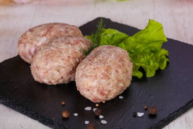 Çiğ Domuz pirzola - kıyılmış et