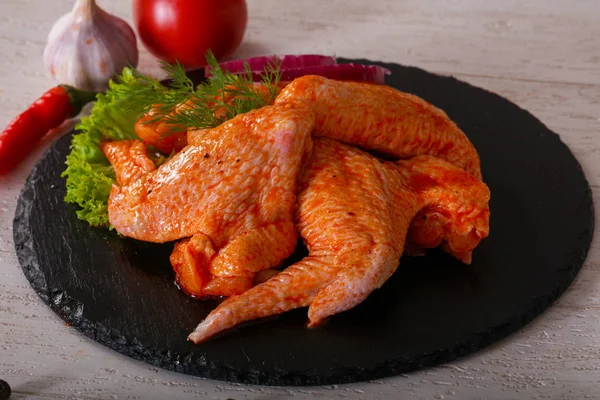 Sayap Ayam Mentah Untuk Dipanggang Dan Bbq — Stok Foto