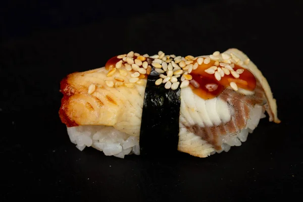 Sushi Frío Japonés Con Anguila — Foto de Stock