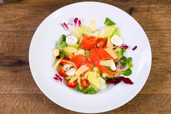 César Com Salada Salmão — Fotografia de Stock