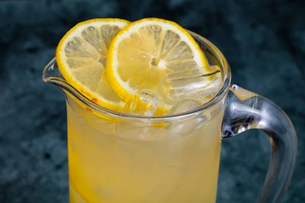 Homemade Natural Fruit Cold Lemonade — Stock Photo, Image