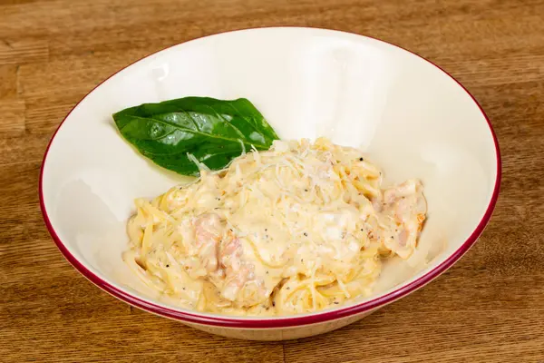 Olasz Tészta Carbonara Szalonnával — Stock Fotó