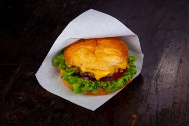 Burger pirzola ve peynir