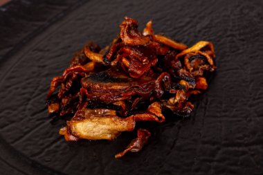 Kavrulmuş champignon yığın Aperatif Tepesi