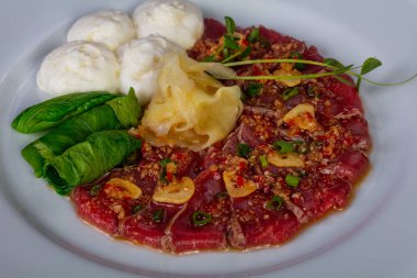 Ham Japon Genç Dana carpaccio