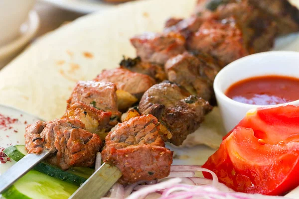 Sığır eti Barbekü soğan ve sos ile