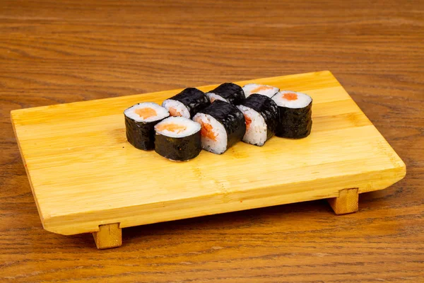 Lezzetli somon suşi rulo seti