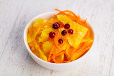 Cranberrys iştah açıcı turşusu salatası