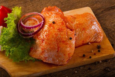 Marine edilmiş tavuk uyluk için ızgara ve Barbekü