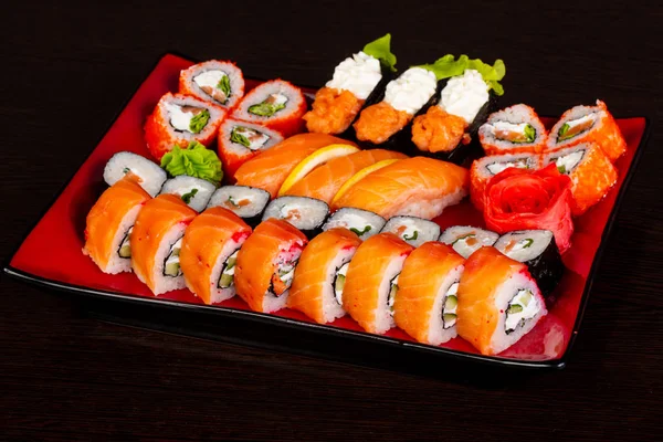 Traditionelles Japanisches Roll Und Sushi Set — Stockfoto