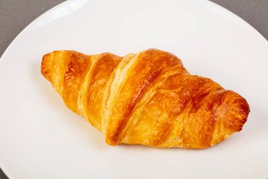 Taze kabuk kruvasan plaka