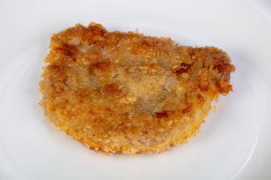 Kavrulmuş domuz şnitzel plaka