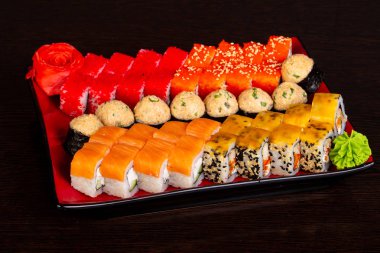 Japon geleneksel rulo ve suşi ayarla