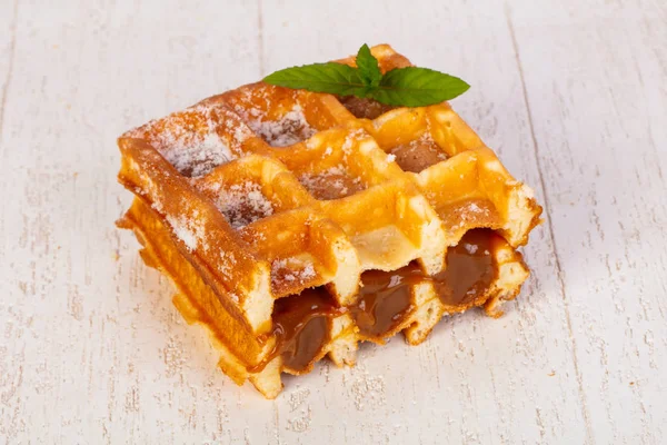 Doce Waffle Com Geléia Baga — Fotografia de Stock