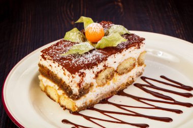 Chokolate servis ünlü Tiramisu pasta