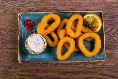 Hizmet limon sos ile kalamar halkaları