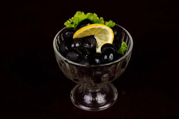 Black Olives Bowl Served Lemon — Stock Photo, Image