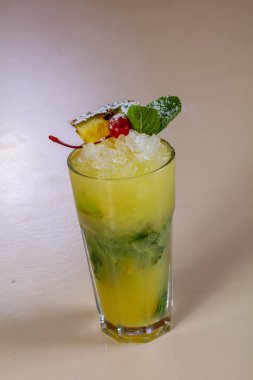 Mojito ananas ve nane ile