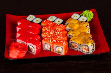 Japon geleneksel rulo ve suşi ayarla