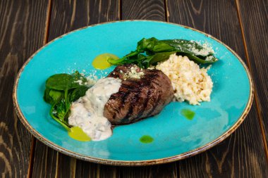 Soslu Izgara biftek minion