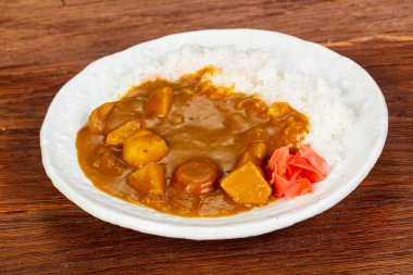 Vegan curry ile sebze ve pirinç