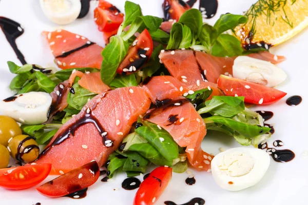 Salada Salmão Com Ovos Balsâmico — Fotografia de Stock