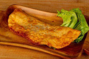 Etli sulu lezzetli Cheburek