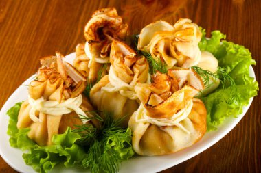 Et ile doldurulmuş krep