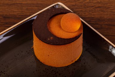 Çikolatalı mus plaka tatlı