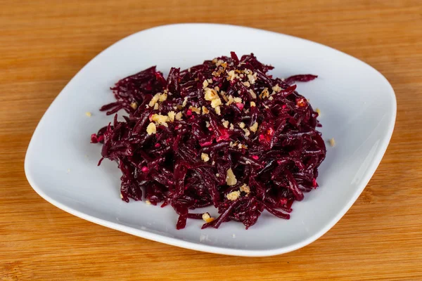 Vegan pancar salatası fındıklı