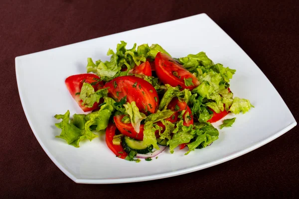 ビーガン野菜サラダ トマトときゅうり — ストック写真