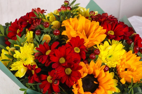 Bouquet Romantico Con Vari Fiori — Foto Stock