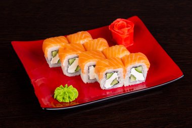 Japon geleneksel rulo somon ile