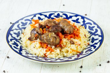 Havuç ve baharat ile kuzu pilav