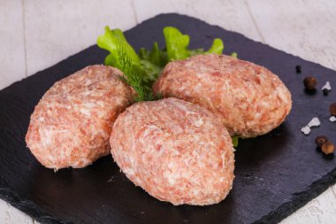 Çiğ Domuz pirzola - kıyılmış et