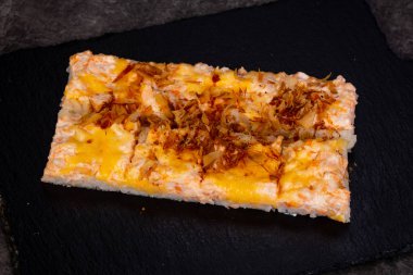 Japon traditonal pizza peyniri ile