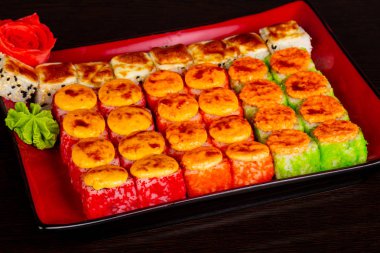 Japon geleneksel rulo ve suşi ayarla