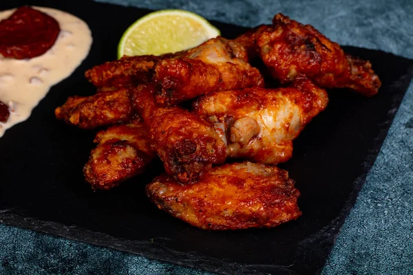 Ali Pollo Barbecue Con Salsa Lime — Foto Stock