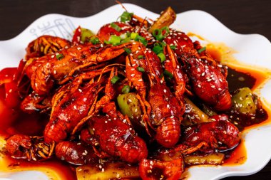 Rosemary ile haşlanmış kerevit