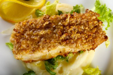 Pişmiş Morina balığı patates püresi ile