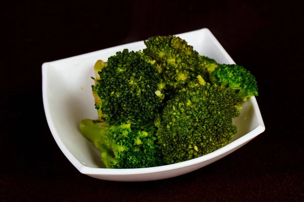 Gotowane Parze Brokuły Płycie Potrawy Wegańskie — Zdjęcie stockowe