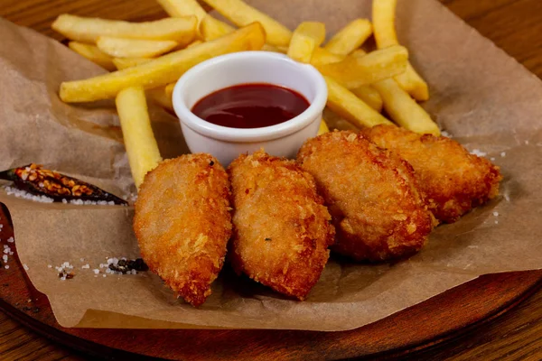 Nuggets Kurczaka Panierowany Smażyć Ziemniaki — Zdjęcie stockowe